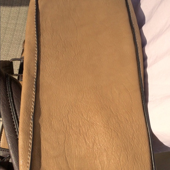 NEUTRAL TAN & CHOCOLATE BROWN VEGAN LEATHER TOTE /LAPTOP BAG - Picture 4 of 9